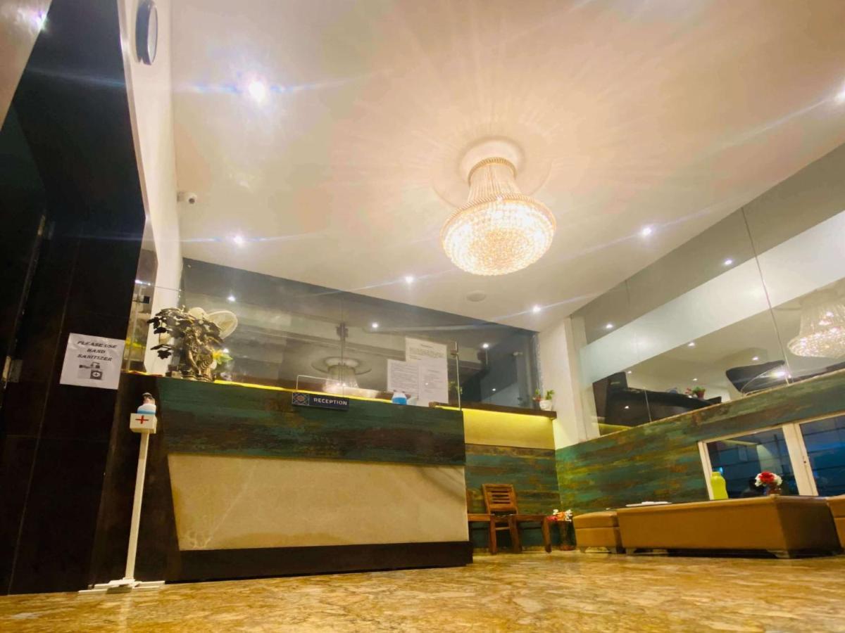 Hotel Signature Planet Indore Exterior photo